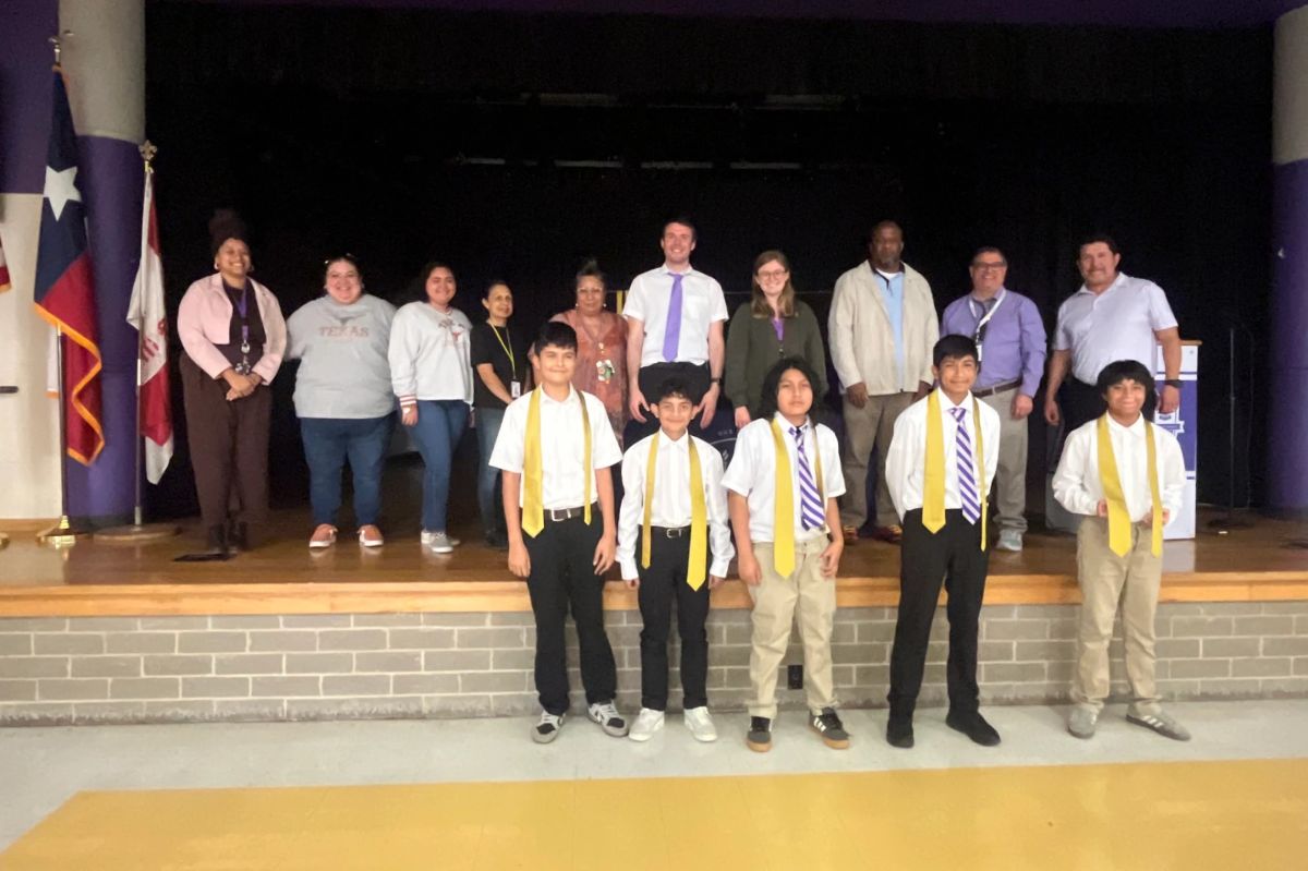Gold Ties: 2025 1st 9wks, 8th Grade